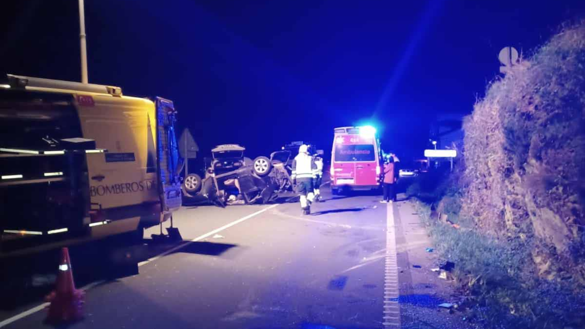 Heridas Dos Personas En Un Accidente De Tr Fico En Tineo Migij N