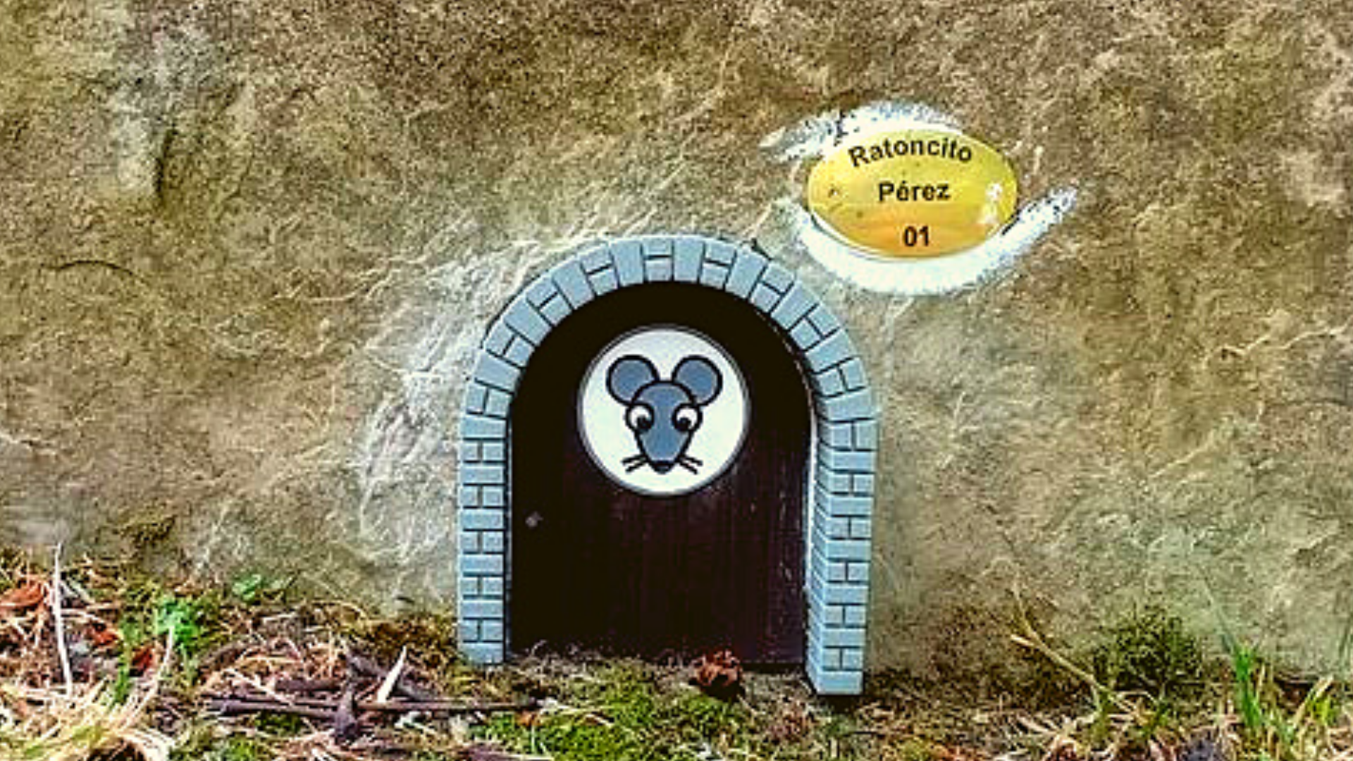 La puerta secreta de la casa del ratoncito Pérez está en
