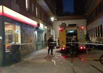 Tres personas evacuadas en el incendio de una vivienda en Langreo