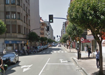 Los bomberos encuentran un fallecido en un piso de la avenida de Portugal