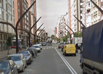 La Policía evita un presunto intento de suicidio en la avenida de la Constitución