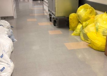 Denuncian que los pasillos del HUCA están llenos de residuos de pacientes con coronavirus