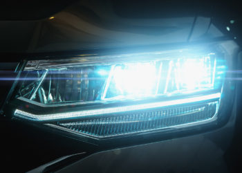 Un fallecido y una herida grave en un accidente de coche en Oviedo