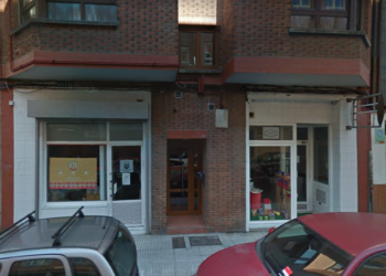 Hallan el cuerpo de una persona que llevaba varios días fallecida en la calle San Juan