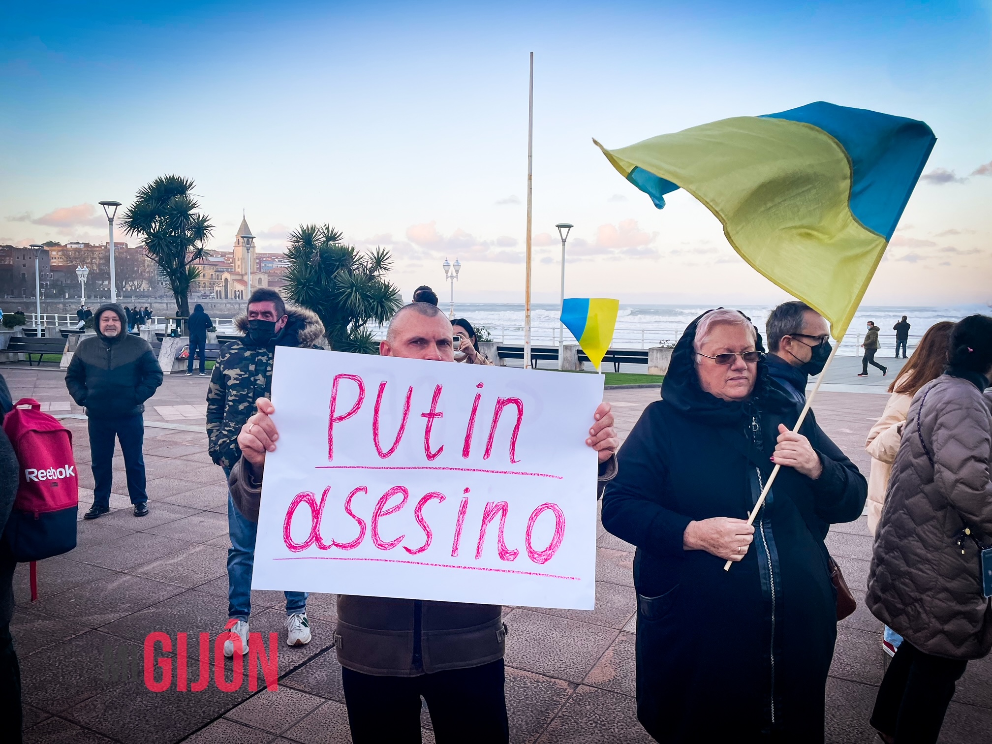 Manifestación de ciudadanios de Ucrania contra la invasión rusa