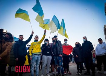 Manifestación de ciudadanios de Ucrania contra la invasión rusa
