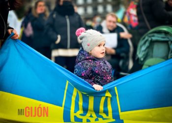 Manifestación de ciudadanios de Ucrania contra la invasión rusa