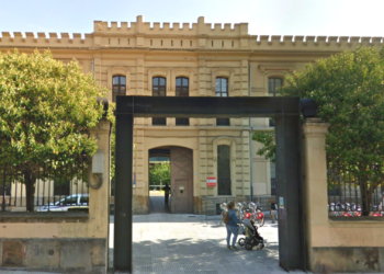 Comienza la rehabilitación de la fachada este del Centro Municipal de El Coto