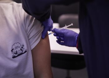 Los asturianos podrán vacunarse sin cita previa de lunas a viernes a partir de la próxima semana