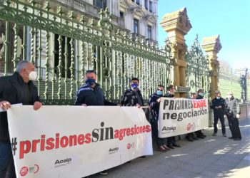 Funcionarios de prisiones reclaman más seguridad y que se cubran vacantes en la cárcel de Asturias