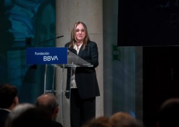 La catedrática de Uniovi María Ángeles Gil recibe la medalla de la Sociedad Española de Estadística e Investigación Operativa 2021