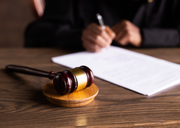 Piden 18 años para una mujer y el hombre que contrató para prender fuego a la vivienda de su cuñado