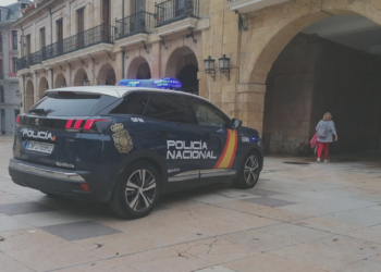 Detenidos dos hombres que robaban haciéndose pasar por operarios de empresas de energía