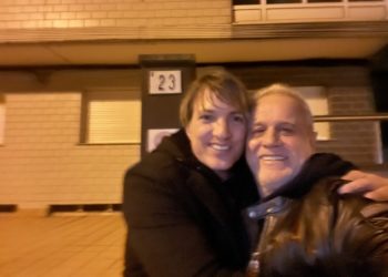 El Gran Hermano Ismael acompaña a Iván Armesto tras el fallecimiento de su madre