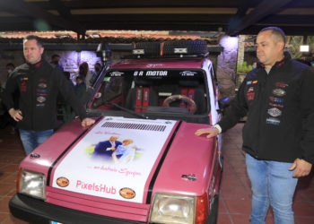 Homenaje familiar en la presentación del equipo gijonés T-Motorsport para la Panda Raid