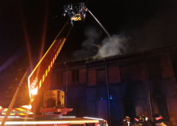Susto por un incendio de madrugada en Jove