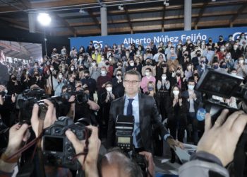 Feijóo se abre a pactos de Estado con Sánchez y se distancia de Vox