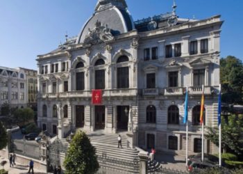 Todos los grupos parlamentarios asturianos (menos Vox) aprueban una declaración por el Día de la Mujer