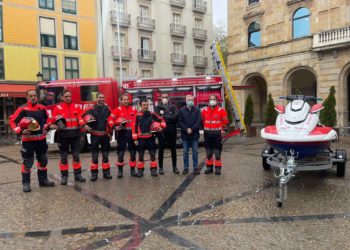 Bomberos se refuerza con un nuevo camión y una moto acuática con lo último en tecnología