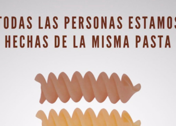 Gijón celebra con una cadena humana el Día Internacional para la Eliminación de la Discriminación Racial