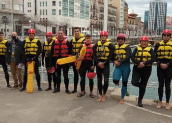 Simulación de rescate en el Puerto Deportivo