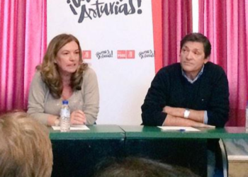 Fallecen la ex alcaldesa de Llanes, Dolores Álvarez y Carmen Fernández, esposa de Javier Fernández