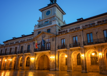 El Ayuntamiento de Oviedo convoca cinco minutos de silencio en repulsa al asesinato