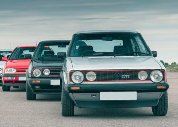 Reunión de clásicos alemanes en el Salón del Motor Clásico de Asturias