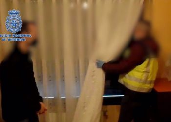 Detenido un vecino de Gijón por corrupción de menores, a las que contactaba a través redes sociales