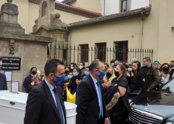 Tristeza e impotencia en el funeral de Erika, la niña asesinada en Oviedo