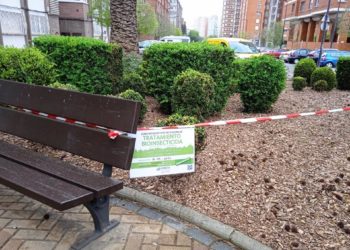 Emulsa pone en marcha una campaña para frenar la aparición de la oruga del boj en los jardines de la ciudad