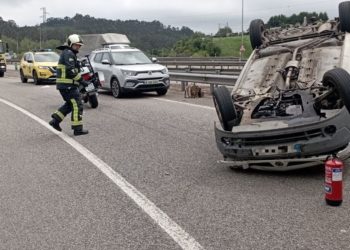 Un conductor herido en la A-8 a la altura de El Montico