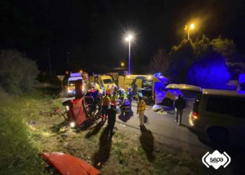 Muere un hombre y otro resulta herido al salirse de la vía en la A-8 a su paso por Coceña (Colunga)