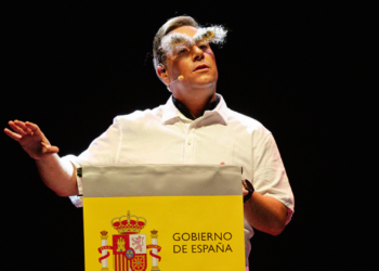 Carlos Latre traerá a Shakira, Orozco, Elton John, Víctor Manuel o Miguel Ríos al Jovellanos