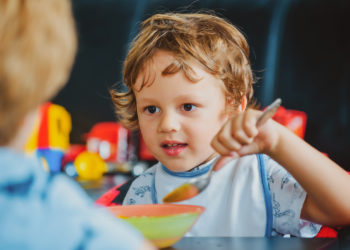 Demasiada carne y pocas verduras: el perfil dietético de los niños asturianos