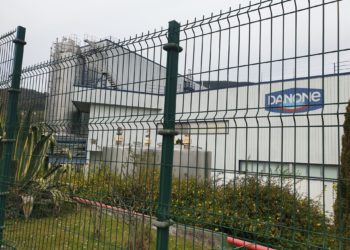 Barbón achaca a la «avaricia empresarial» la decisión de Danone de cerrar su planta en Salas