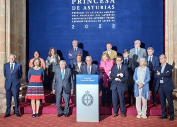 El jurado valora de Michnik su lucha contra la dictadura comunista que le llevó a la cárcel