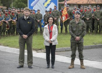Margarita Robles, primera ministra de Defensa que visita Cabo Noval