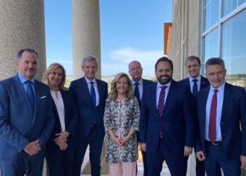 Mallada (PP) destaca el Gobierno de Galicia como «referente» para Asturias