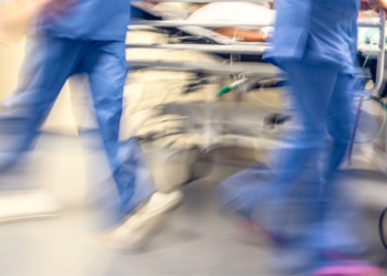 Siguen en estado grave la mujer y los dos hijos del hombre fallecido en Grado tras una fuga de gas