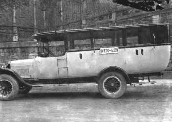 Primer autobús Oviedo-Gijón