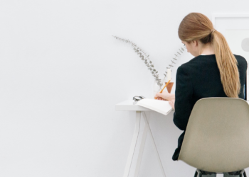 Más de 26.000 asturianos faltan de media a su trabajo a diario