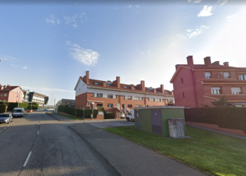 Fiscalía pide tres años de cárcel para una acusada de estafar a un vecino con discapacidad