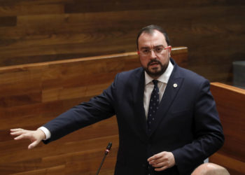 Barbón sobre la industria asturiana: «Quedarse así es afrontar su muerte en 10 años»