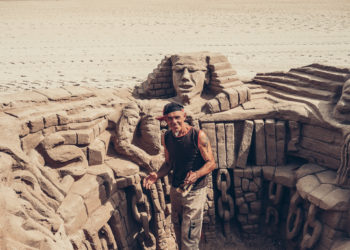 Roberto Javid, escultor de arena