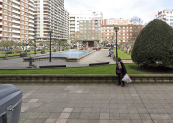 Se busca a la persona que apuñaló a un joven de 14 años en el barrio de La Arena