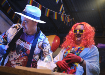 FOTOS | El Orgullín vive su noche más hortera