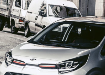 La prohibición de circular a coches sin derecho a etiqueta se pospondrá si en 2026 aún hay muchos sin ella