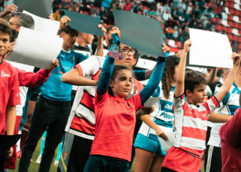 Público del España Rugby contra los Barbarians