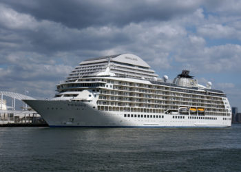 Gijón recibe al crucero de superlujo ‘The World’